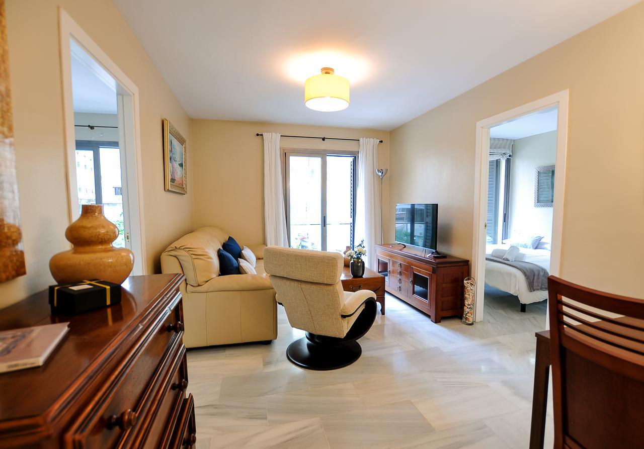 Acogedor Apartamento Junto A Calle Larios By Renthas Apartment Malaga Exterior photo